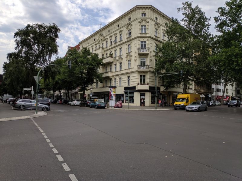 Mommsenstr. 30 hinter Wilmersdorfer Str.