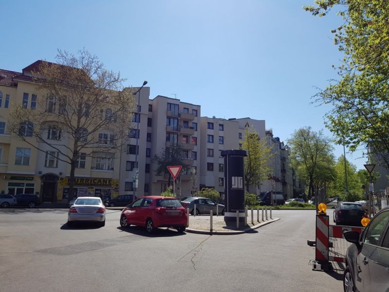 Hauptstr. zw. Nr. 76 und 77 / Stierstr.