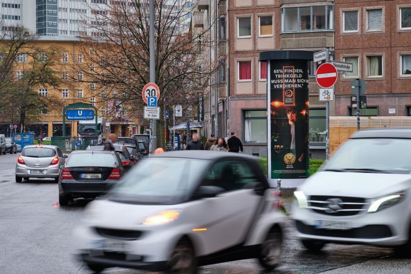 Rosa-Luxemburg-Str. 45 hinter Almstadtstr.