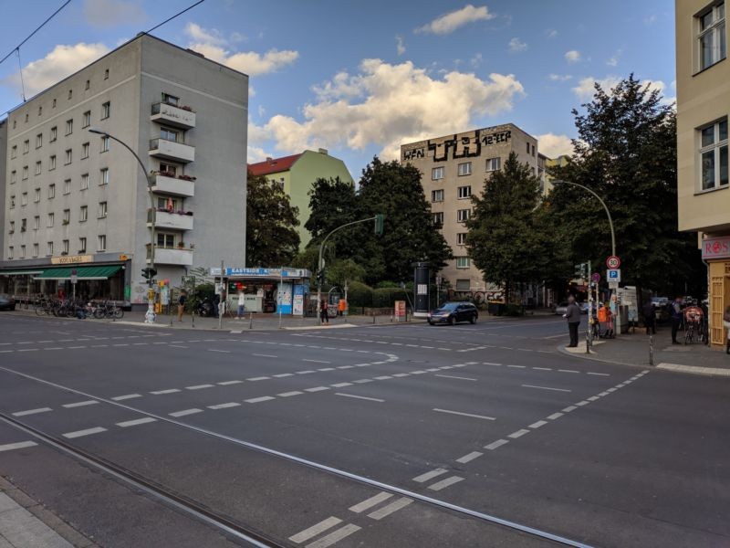 Grünberger Str. ggü. 34 vor Warschauer Str.