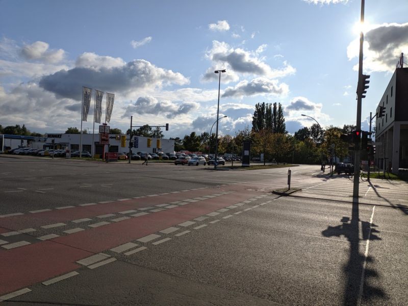 Karlshorster Str. (Mittelinsel) vor Schnellerstr.