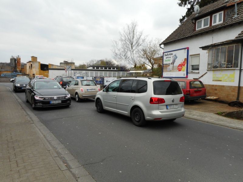 Alois-Thums-Str. (B 455)  / Aussiger Str.