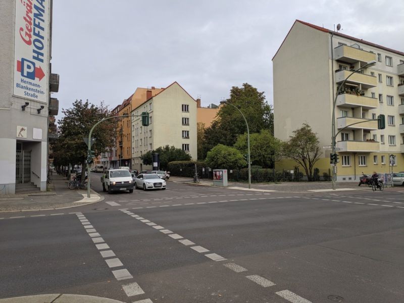 _KNB/Mühsamstr. 60 / Petersburger Str.