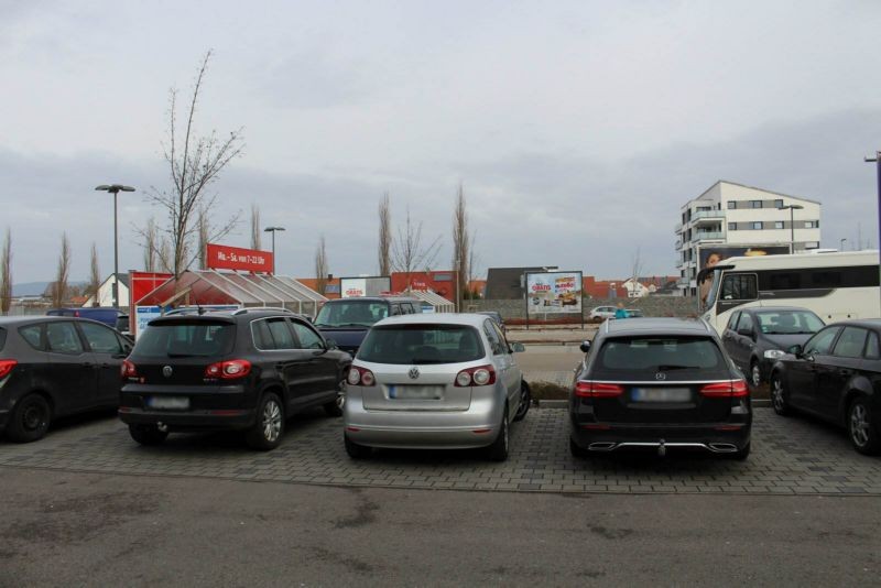 Karl-Heinz-Lüth-Str. 2  / Rewe Sto. 1 / Si. Markt