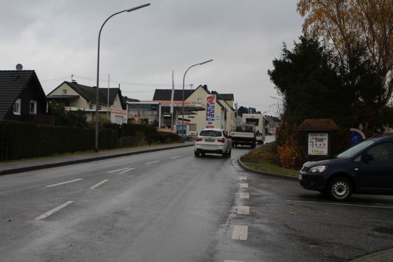 Hauptstr. 11 (B 413)  RS