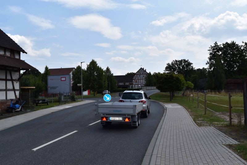 Hauptstr. 5  / Am Sportplatz quer RS