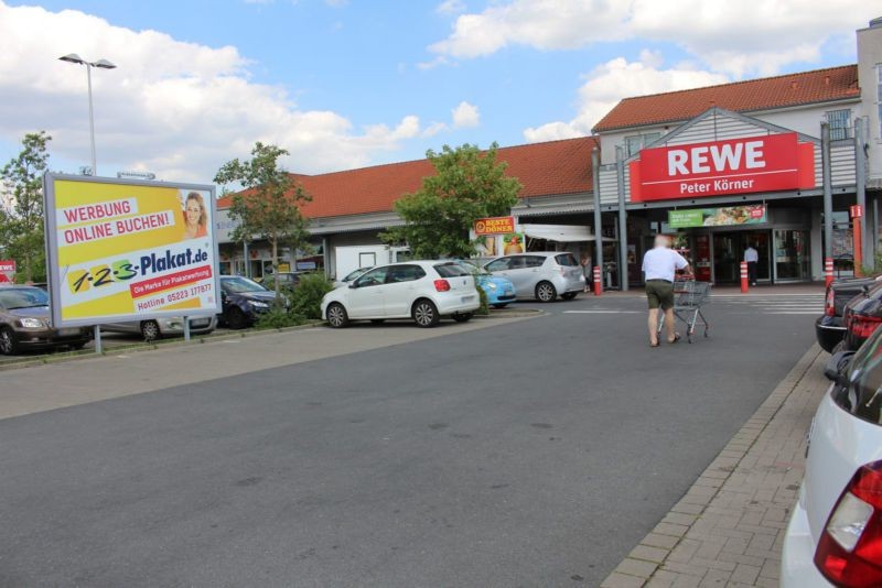 Im Moorbusche 2  / EKZ v. Eing. Rewe li.