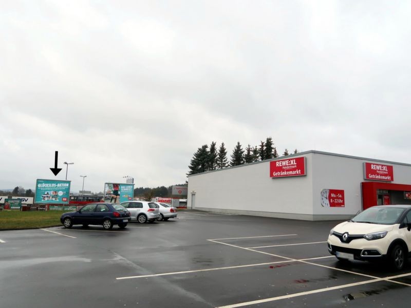 Kölner Str. 57  / (PP) geg. Einf. li. neb. Getränkemarkt