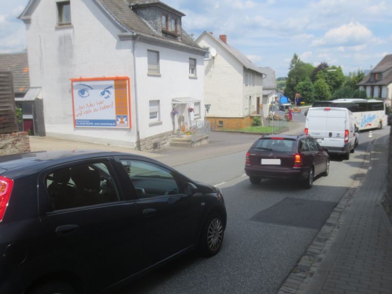 Kölner Str. 3 (B 8)  quer RS