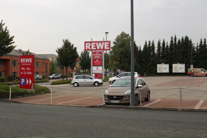 Bielefelder Str. 35  / Rewe (PP)