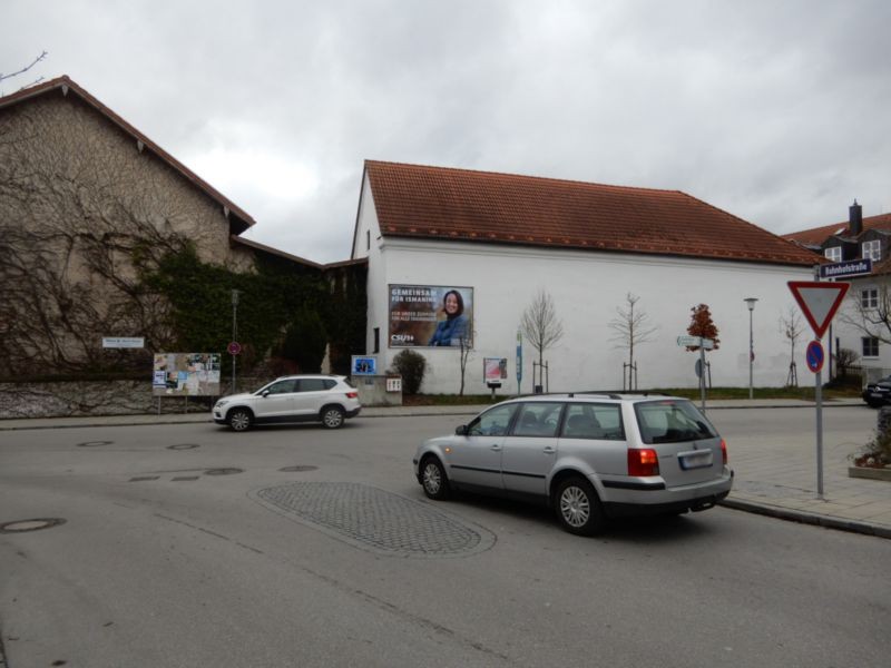 Hauptstr.  / Bahnhofstr. quer