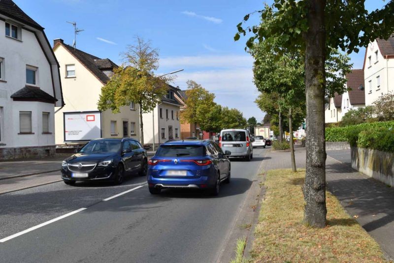 Frankfurter Str. 18 (B 8)  / Nh. Finkenweg quer
