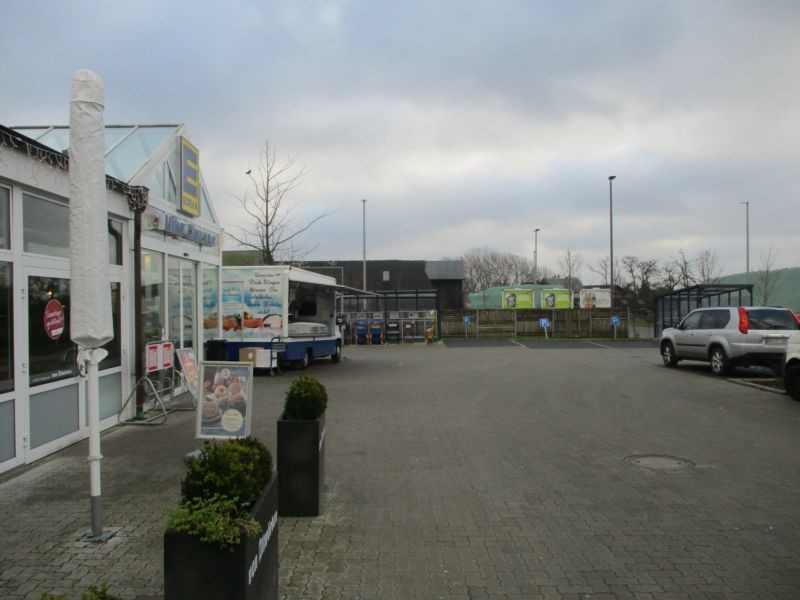 Neuengammer Hausdeich 215  / Si. Einf. Edeka / (PP) Aldi