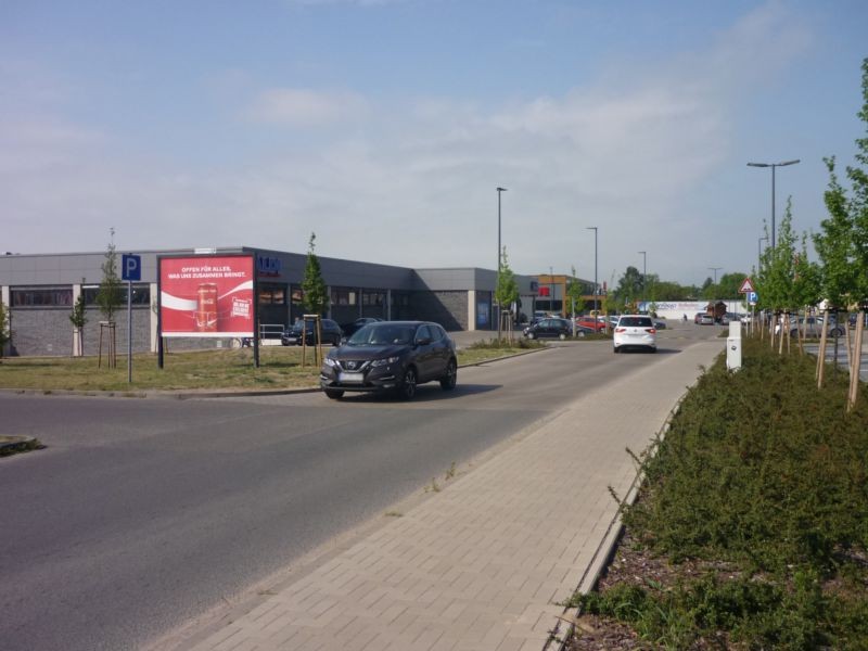 Neustädter Str. 29  / Reiz-Center / Zuf. Rewe / Sto. 2 li.