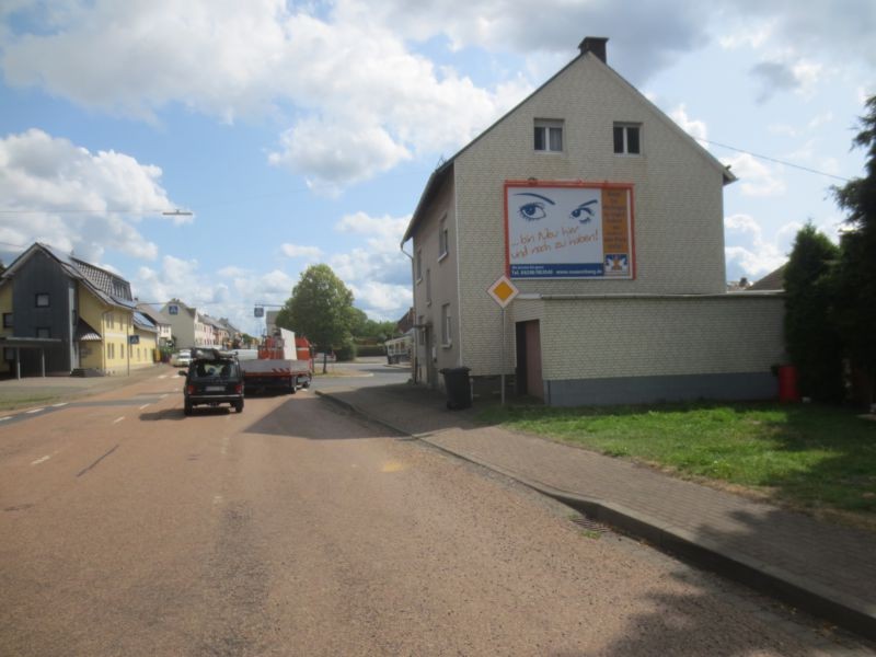 Hauptstr. 18 (B 255)  quer
