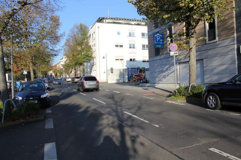 Schöne Aussicht  / Louisenstr. 91-95 / Einf. li.