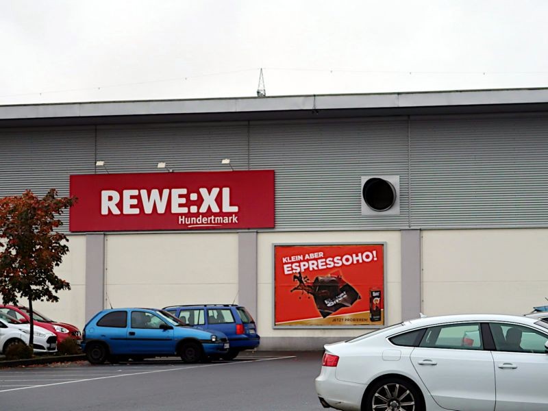 Konnwiese 1  / Rewe XL li. neb. Eing.