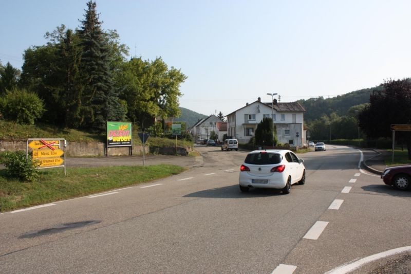 Hauptstr. 104  (B 420) / Ortseinf. schr.