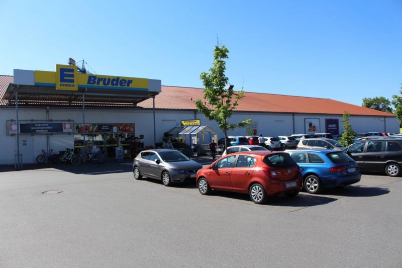 Backsteinweg 15  / Edeka re. neb. Eing.