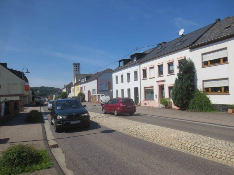 Trierer Str. 65 (B 49)  quer