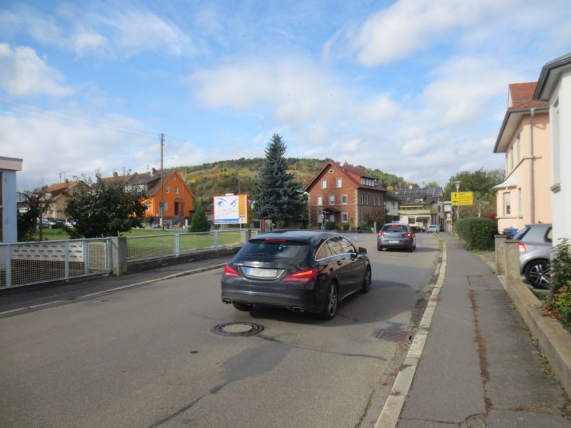 Oberlaudaer Str. 17 (L 511)  / Becksteiner Str. quer RS