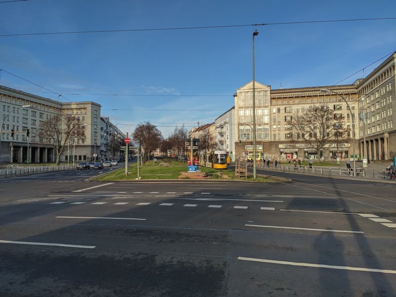 Frankfurter Tor 3 Mittelinsel Frankfurter Allee