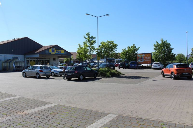 Gimbsheimer Str. 73  / Einf. (PP) Edeka re.