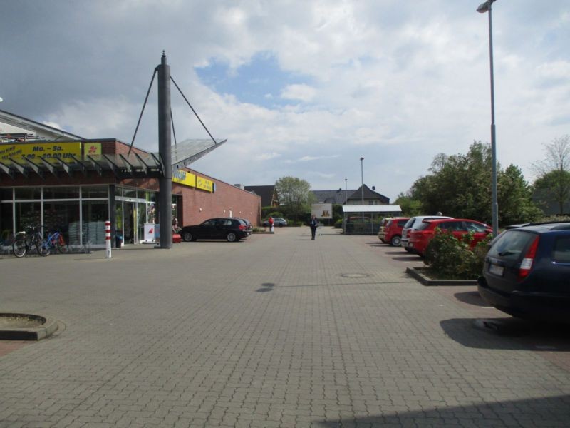 Gertrud-Noch-Str. 2-6  / Edeka (PP)