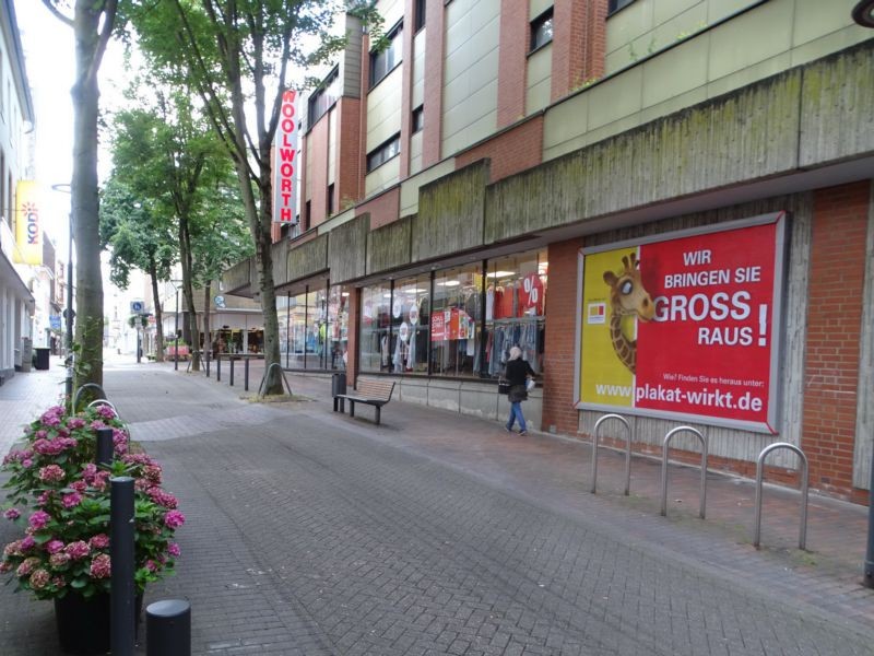 Alfred-Trappen-Str. 21-23 neb. Eing. Woolworth