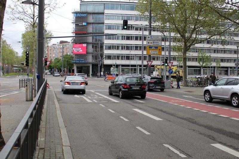 Fritz-Erler-Str. 23  / Ludwig-Erhard-Allee (B 10) (VB)