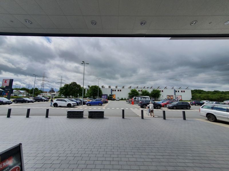 Kleiwellenfeld 18 / Kaufland (PP) geg. Eing. re.