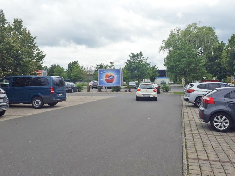 Mötscher Str.  / Südring 5 / Sto. 1 re. Si. (PP) Rewe