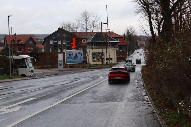 Am Bahnhof 1  / Friedrich-Rückert-Str. (B 89) quer