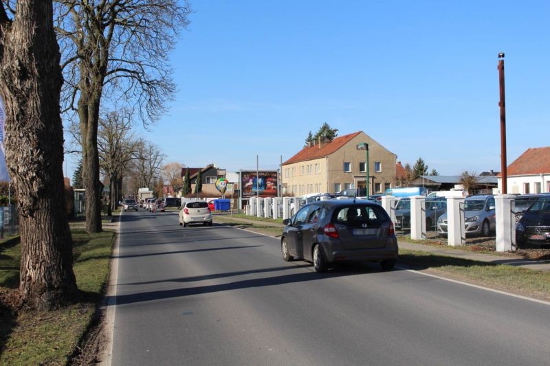 Nächst Neuendorfer Landstr. 12-15  (B 246) VS