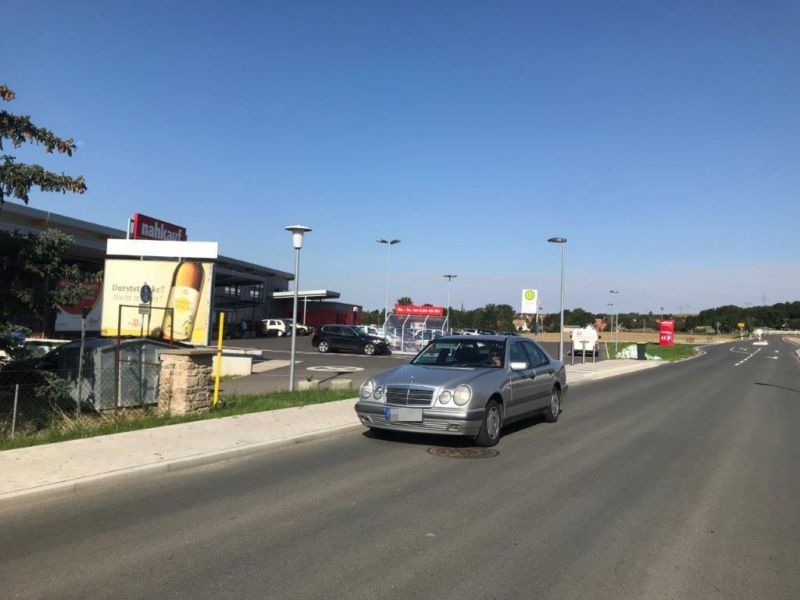 Taubacher Str. 2a  / Nahkauf quer RS