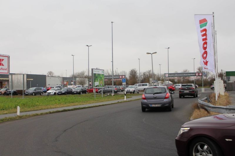 Im Flürchen 1-3  / Einf. Kaufland u. Toom li.