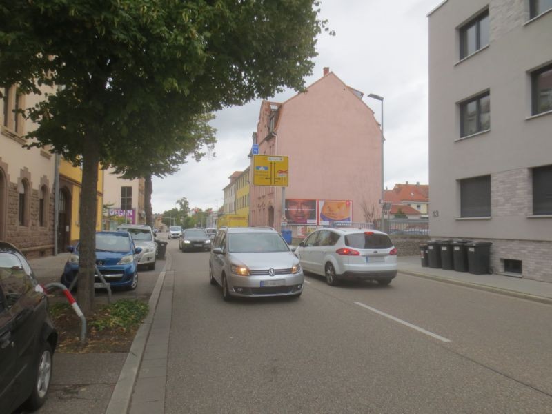 Karlsruher Str. 11 (B 3)  quer