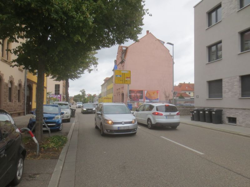 Karlsruher Str. 11 (B 3)  quer