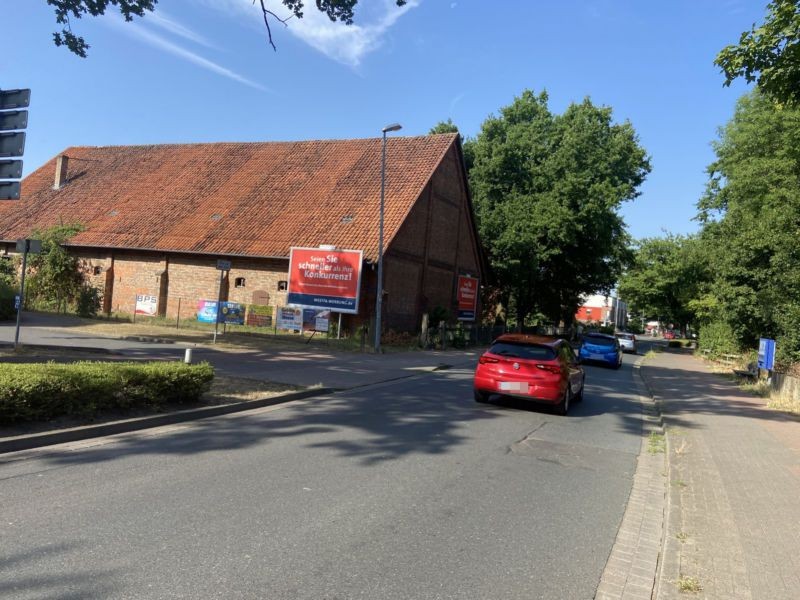 Dorfstr. 36  quer / Einf. Edeka