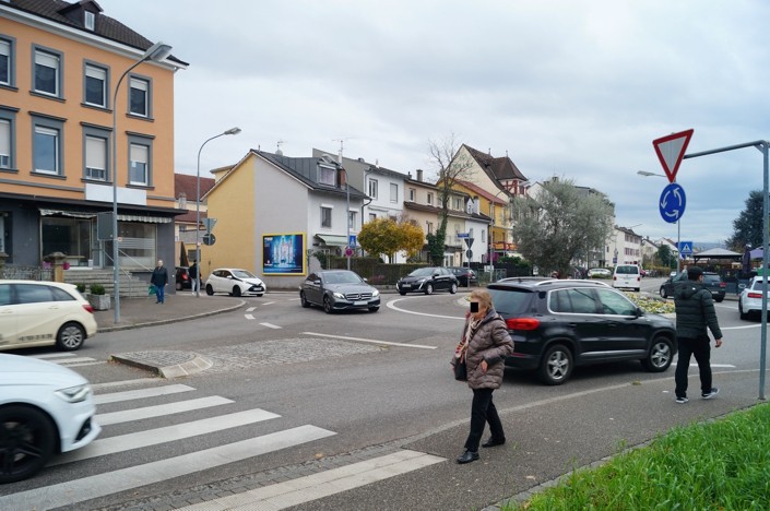 Basler Str. 102  / Schillerstr. Kreisel