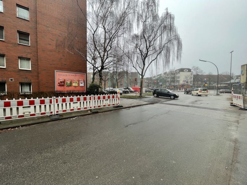 Eidelstedter Dorfstr.  / Kieler Str. 702  (B 4)