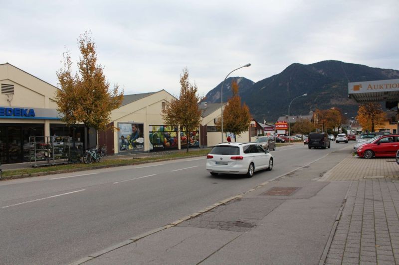 Zugspitzstr. 36 (B 23)  / re. neb. Eing.