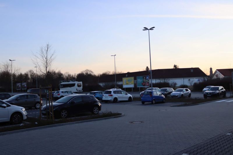 Am Aueweg 1  / Sto. 3 / Si. Eing. Rewe/Rossmann