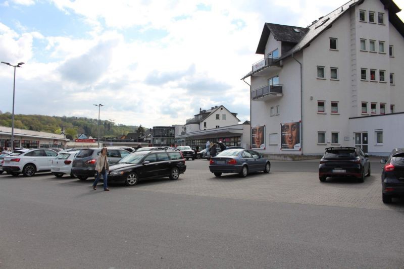 Bahnhofstr. 22-32  / geg. Eing.