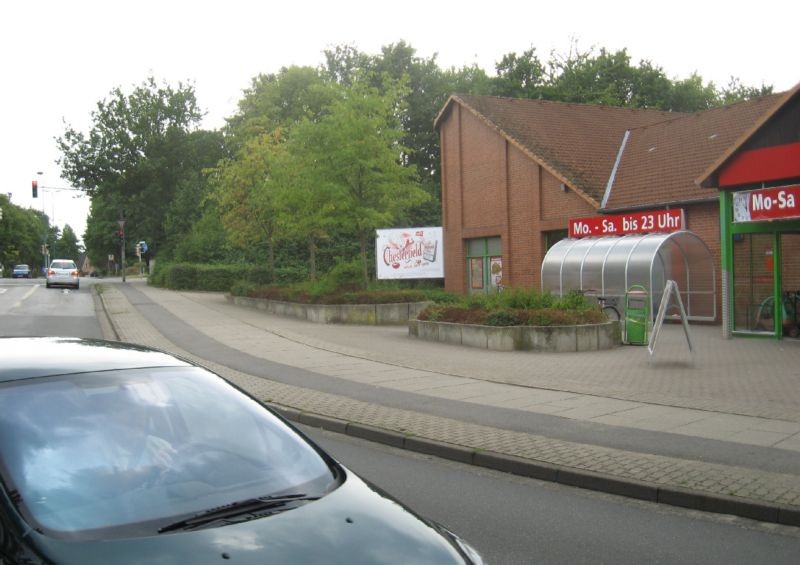 Kleiner Reitweg 30  / Rewe neb. Eing. li.