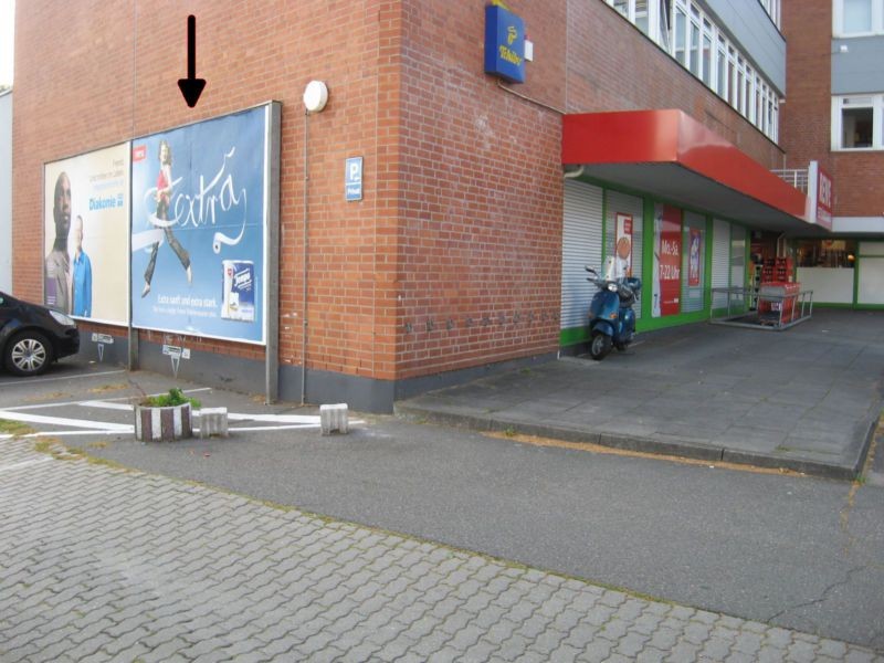 Borsteler Chaussee 17  / Rewe re.