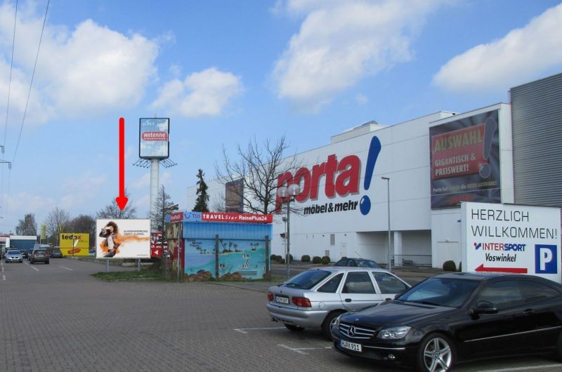Varrelheide 200  / (PP) Porta u. Intersport. li.