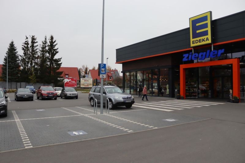 Schulweg 21  / Einf. Edeka