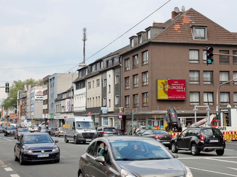 Mülheimer Str. 102 (B 223) / Falkensteinstr. 2 quer