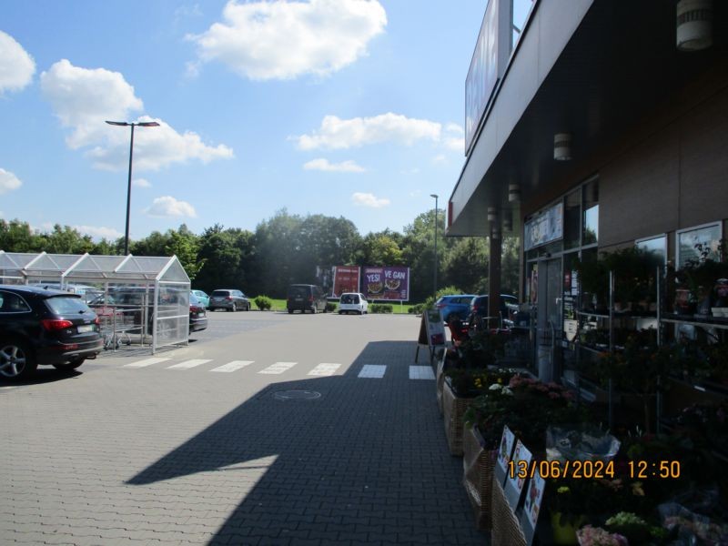 An der Römervilla 2-4 REWE